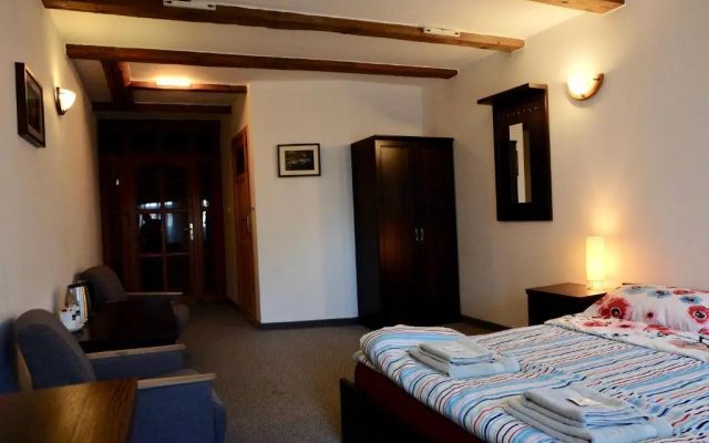 Academus CafePub  Guest House
