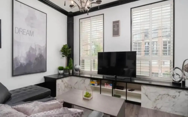 Chic 3 Bedroom 2 Storey Loft
