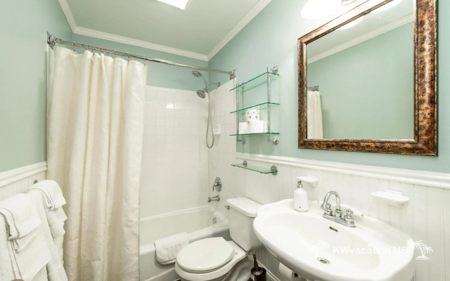 The Island Suite at KW Vacation