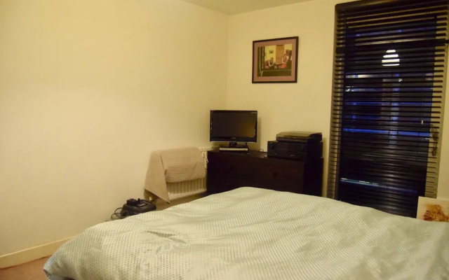 Spacious 1 Bedroom Flat With Covered Balcony