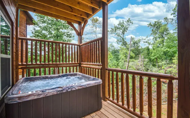 Serene Mountain Retreat 3BR Haven in Gatlinburg