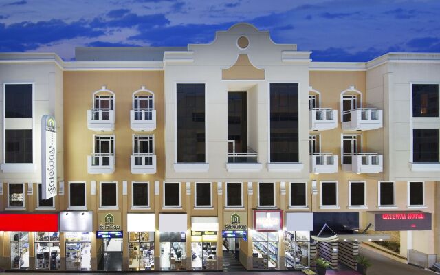 Отель Gateway Hotel ОАЭ, Дубай - отзывы, цены и фото номеров - забронировать отель Gateway Hotel онлайн вид на фасад