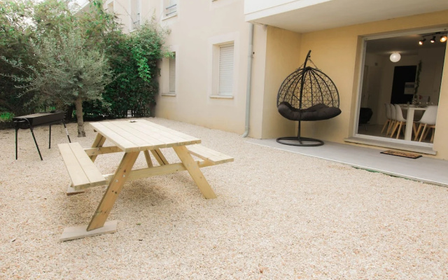 Piscine-Jardin-Parking 4 lit Proche Cité