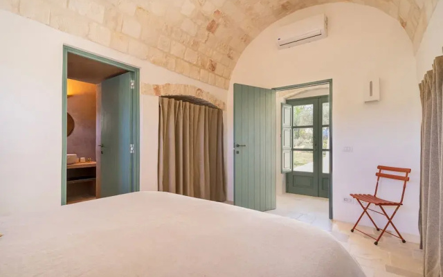 Trulli Pietra Rossa With Pool by Wonderful Italy
