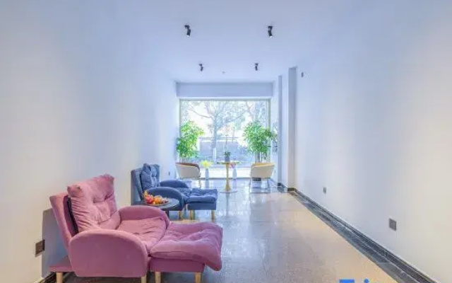 Yunzhishang Yun Chain · Die Lian Hua Impression Hotel (Citizens' Square)