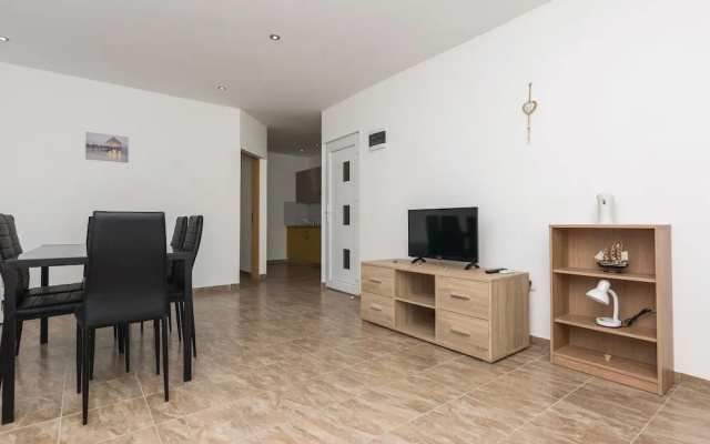Beautiful Apartment in Vir With 2 Bedrooms and Wifi