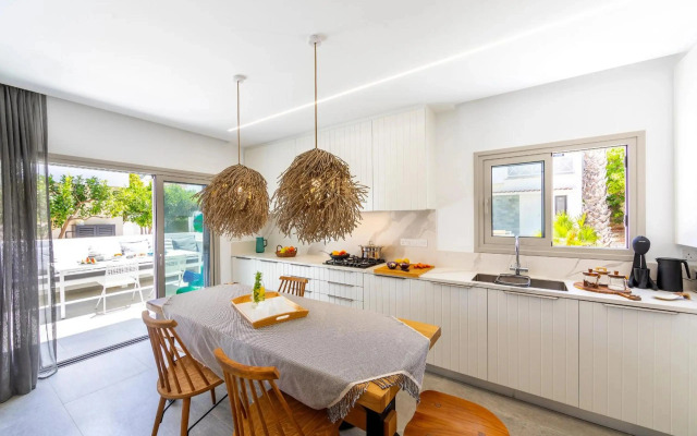 Protaras Rose By The Sea Villa