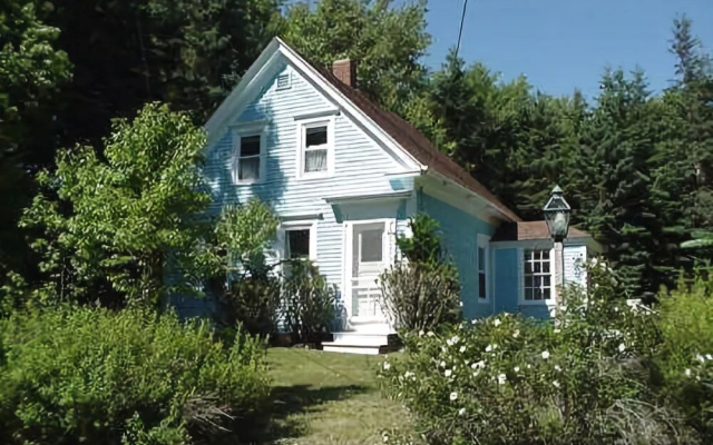 Blue House - Two Bedroom Home