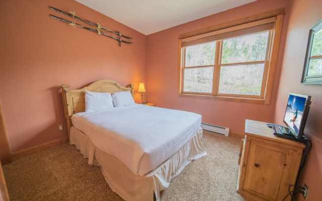 Antlers Gulch 303 by SummitCove Vacation Lodging