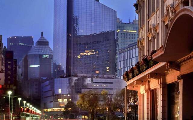 Отель Sofitel Shanghai Hyland вид на фасад