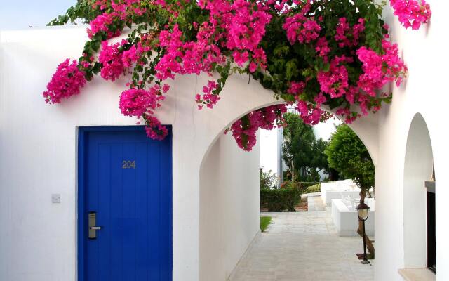 Отель Aliathon Aegean Village вид на фасад