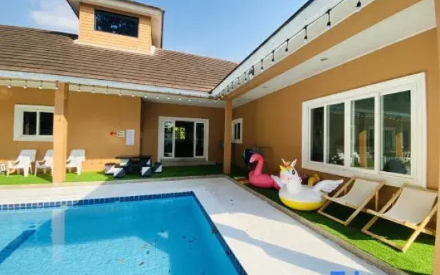 Take a Sea Pool Villa Pattaya