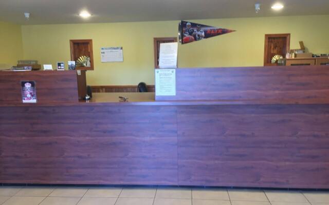 Basecamp Puyallup a Travelodge by Wyndham