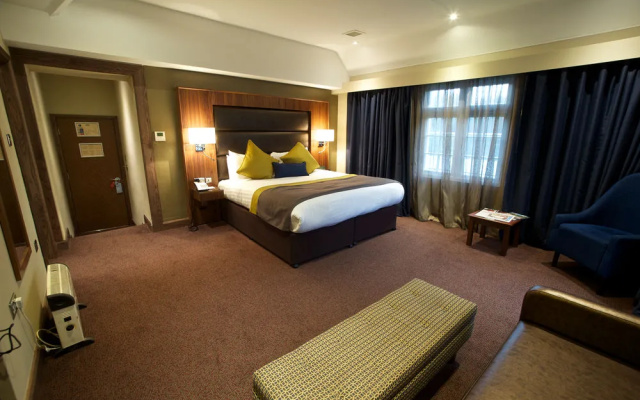Best Western Frensham Pond Hotel