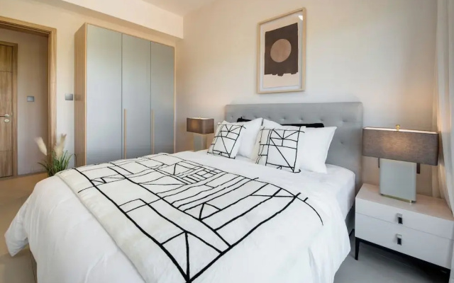 The Luxury Verdant Garden Hotel