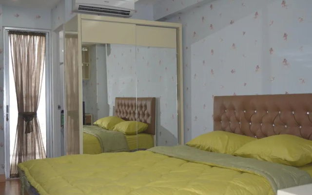 Roomku at Bassura City Apartment