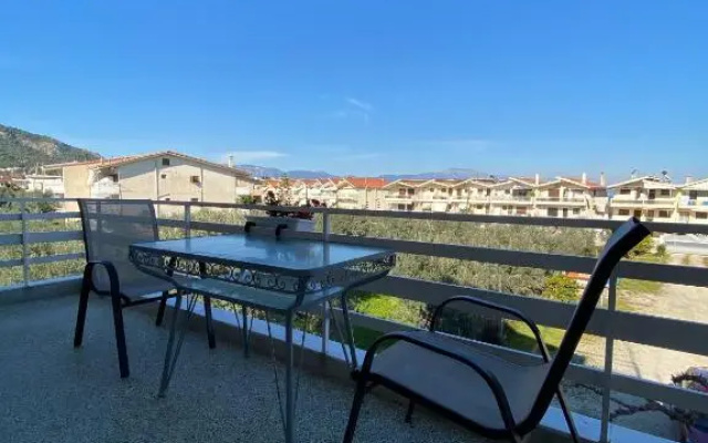 Mpanos Sea Apartment 2