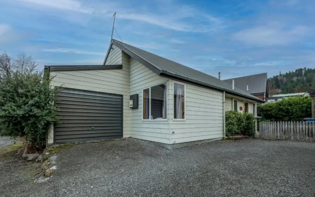 42b Conical Hill Road