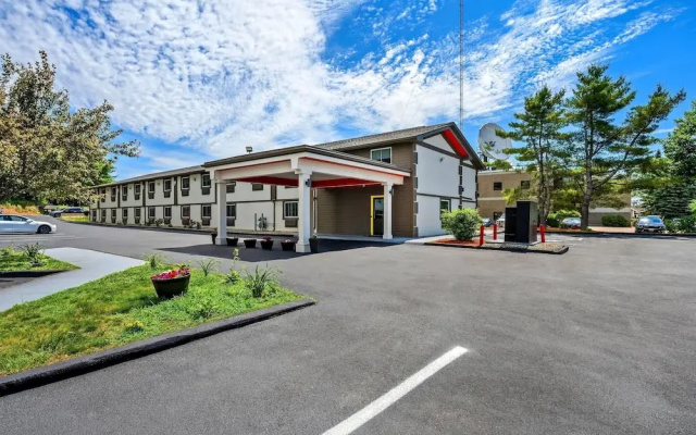 Super 8 Lewiston Auburn Area