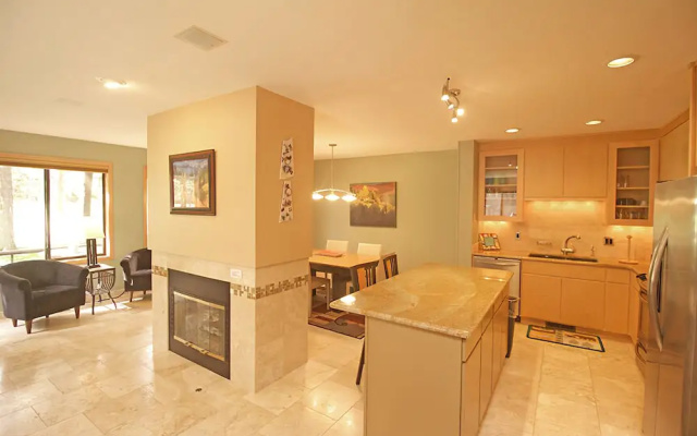 Eaglewood Condominium 8