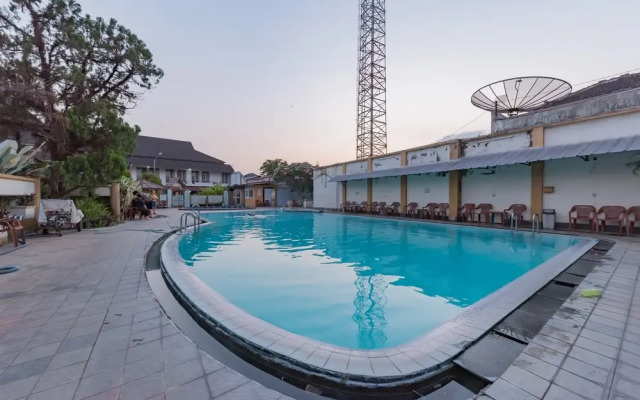 Urbanview Hotel Crown Tasikmalaya by RedDoorz