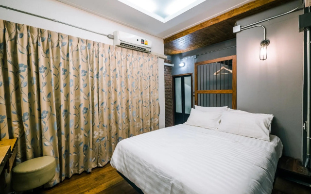 Zeds Hostel Bangkok