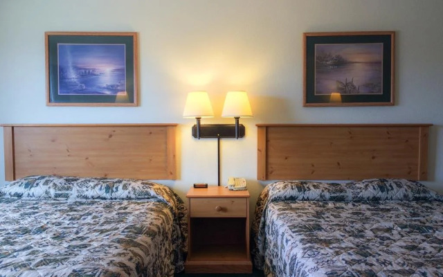 White Oak Inn & Suites