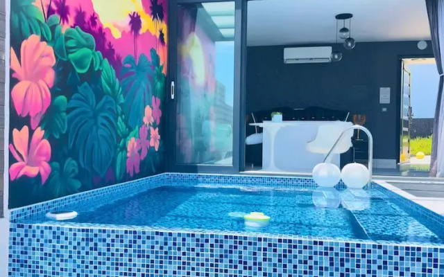 The View Luxe