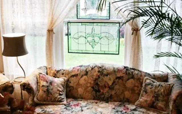 Old Victorian Farmhouse Bed and Breakfast