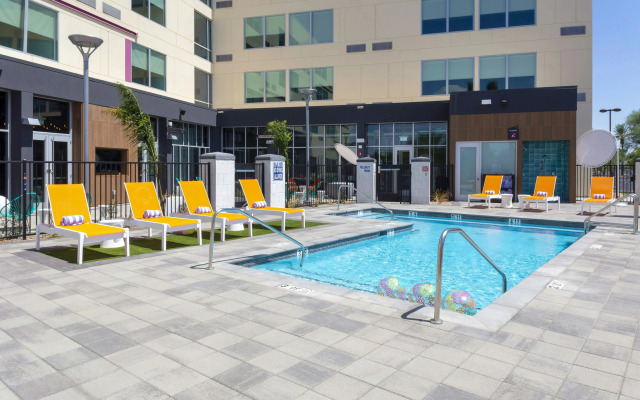 Aloft by Marriott Glendale at Westgate