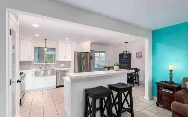 Sunset ASU Private Pool Updated Kitchen Baths