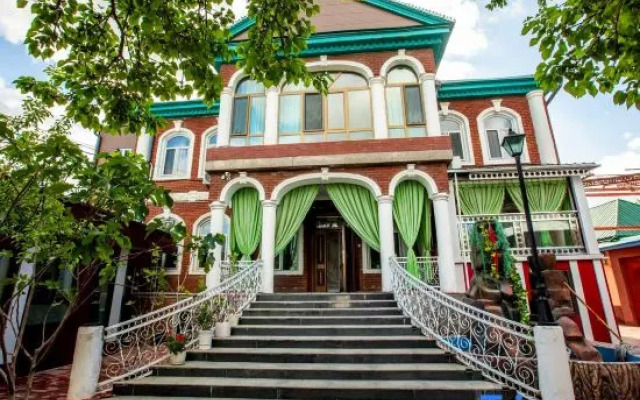 Yining Gonghua Homestay (Kazanqi Folk-custom Tourism Area)
