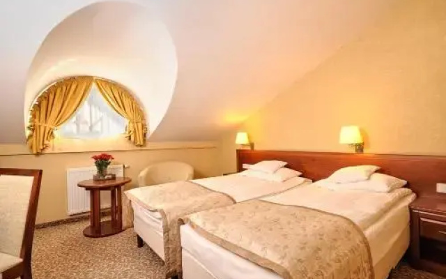 Hotel Centuria