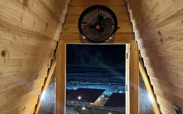 Cabana Riverside Resort - Kainchi Dham
