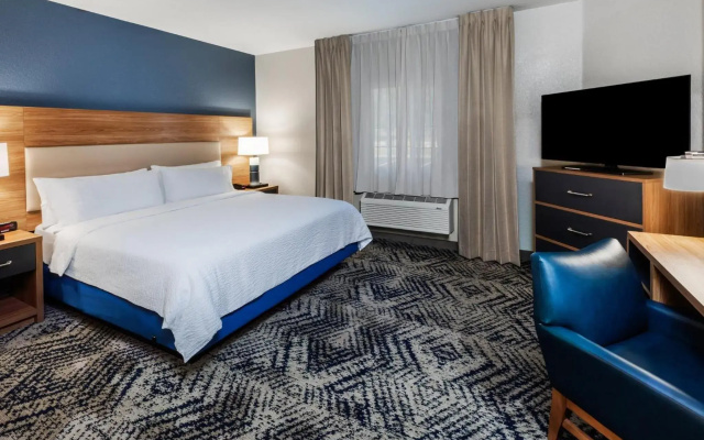 Candlewood Suites Fayetteville – University of Arkansas by IHG