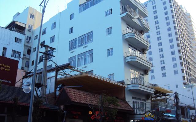 Blue Star Hotel Nha Trang вид на фасад
