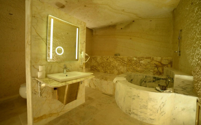 Crassus Cave Hotel
