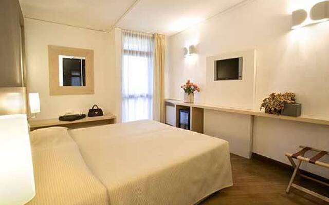 Отель Country Hotel Borromeo Италия, Пескьера-Борромео - отзывы, цены и фото номеров - забронировать отель Country Hotel Borromeo онлайн комната для гостей