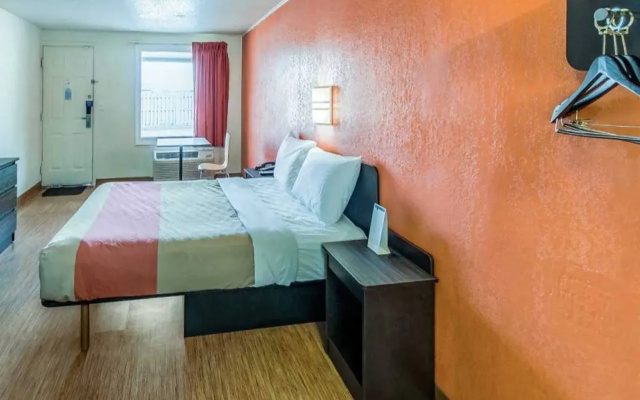 Motel 6 Kalamazoo