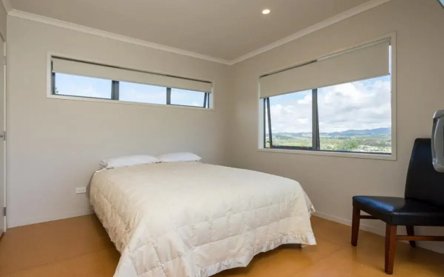 Driftwood Views - Mangawhai Heads Holiday Home