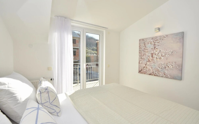 Nice Home in Podstrana With Wifi and 4 Bedrooms