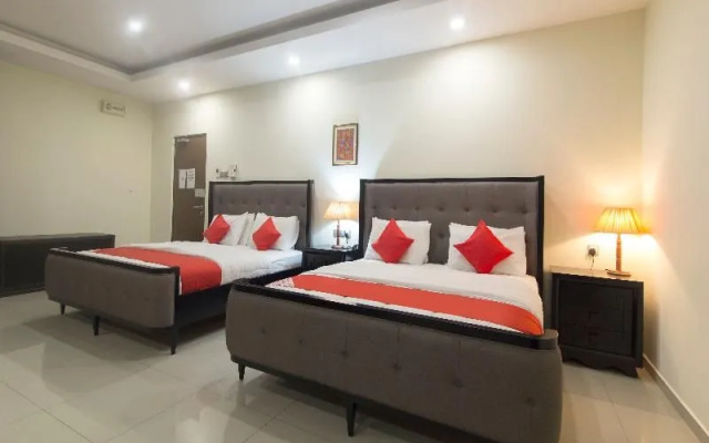 Capital O 90653 Maxwell Inn Boutique Hotel