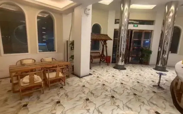 Taizhou Yunshangfenglin Hotel