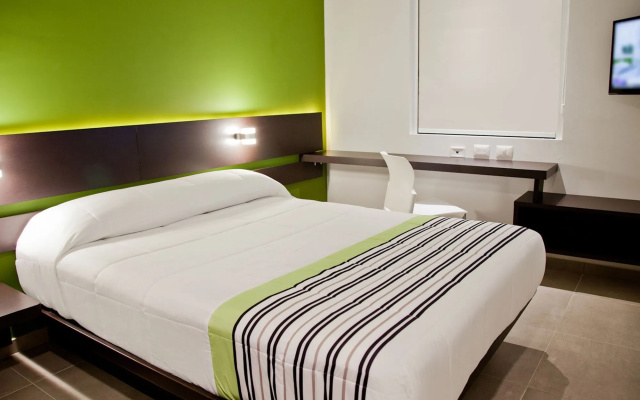 City Express Junior by Marriott Toluca Zona Industrial