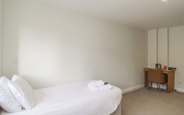 Harcombe House Rooms - First Floor Single