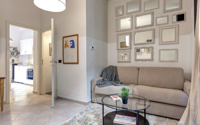 Casine Apartment by Mamo Florence
