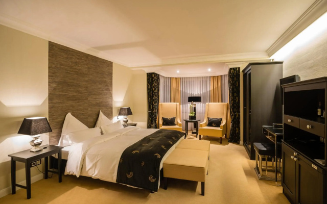 Hotel Business & More