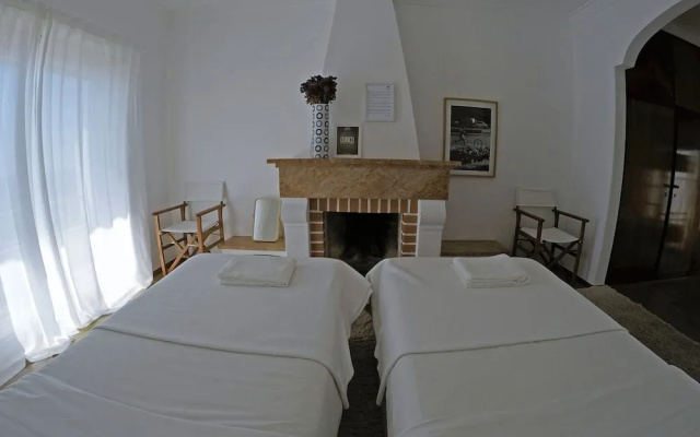 Blue Buddha Beach Rooms & Suites