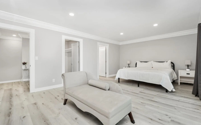 Heated Pool & Spa ensuite Villa