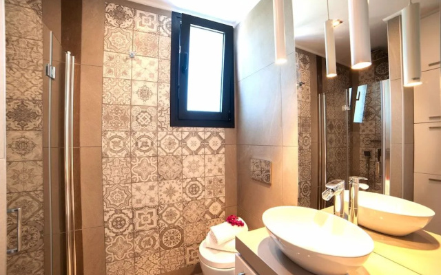 Perla Villas with Heated Pool